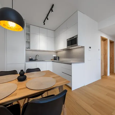 Pristavna Modern Apartment, Design & Parking, *