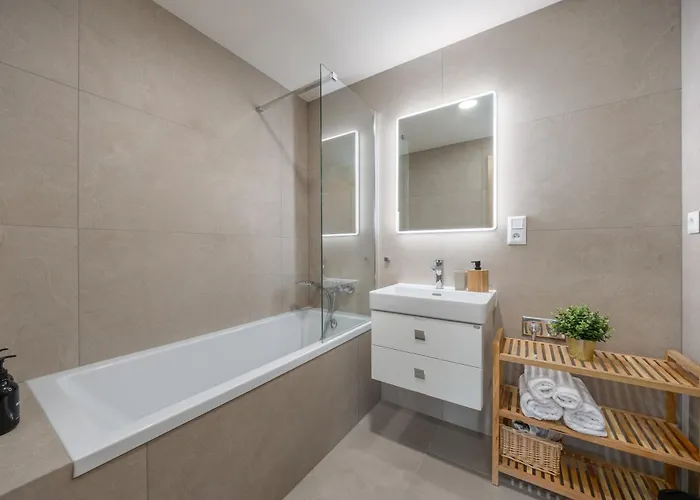 Pristavna Modern Apartment, Design & Parking, Apartment *