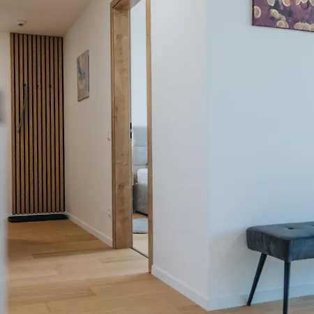 Pristavna Modern Apartment, Design & Parking, *