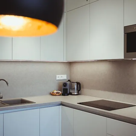 Pristavna Modern Apartment, Design & Parking, アパート