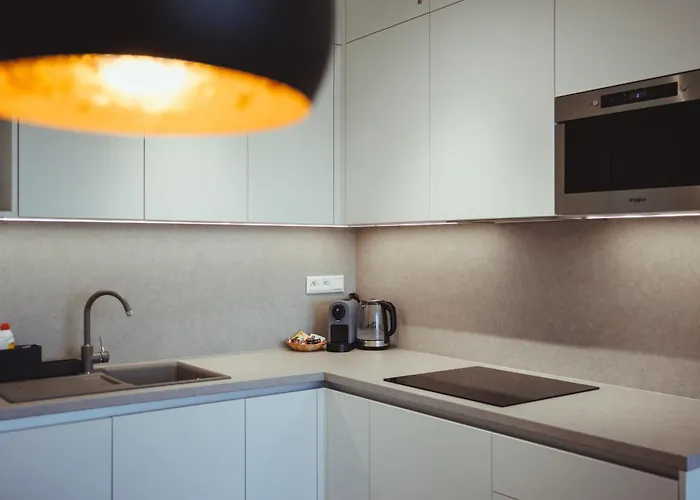 Pristavna Modern Apartment, Design & Parking, דירה