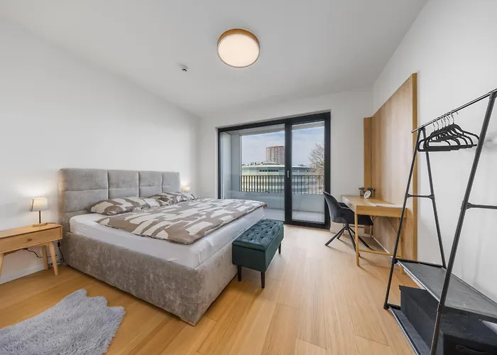Pristavna Modern Apartment, Design & Parking, Διαμέρισμα Μπρατισλάβα